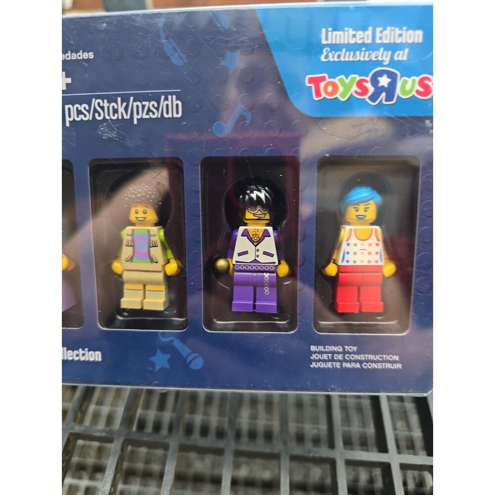LEGO TOYSRUS Bricktober 2016 Limited Edition Year Retired: 2016 - Picture 5 of 11